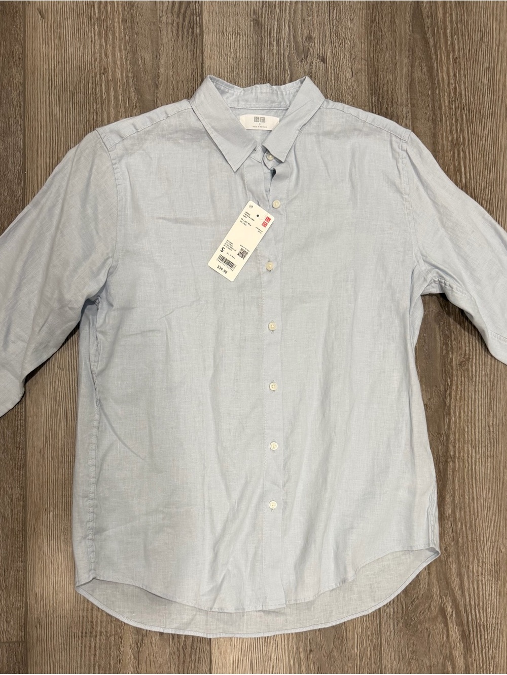 Uniqlo Women’s premium Linen shirt in light blue